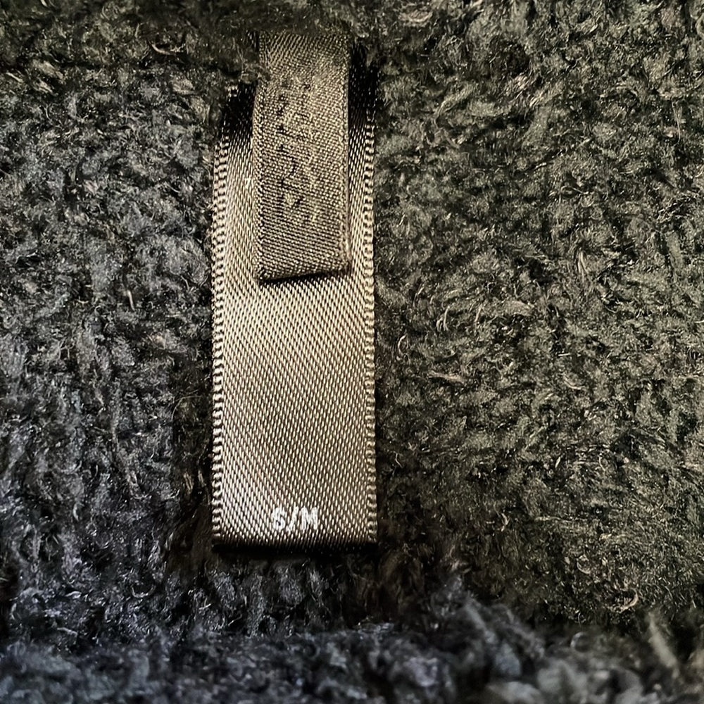 SKIMS Cozy Fuzzy Tank and Shorts Set - Picture 5 of 7